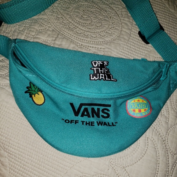 Vans Handbags - Vans Fanny Pack